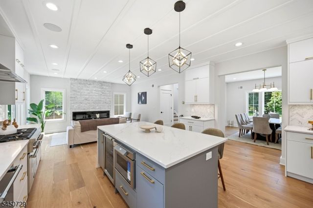 176 Harrow Rd, Westfield Town, NJ 07090