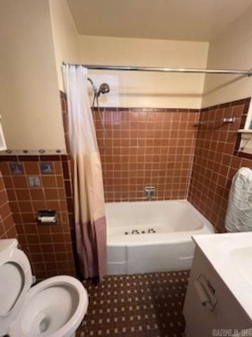 46 Lakeshore Drive, Little Rock, AR 72204