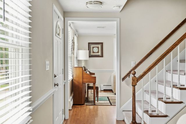 4 Kristin Ln, Canton, MA 02021