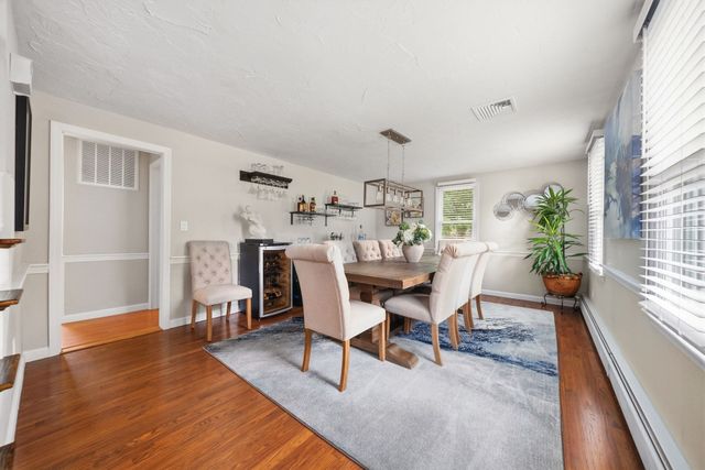 4 Kristin Ln, Canton, MA 02021
