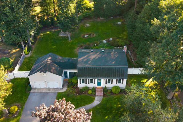 4 Kristin Ln, Canton, MA 02021