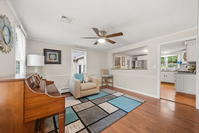 4 Kristin Ln, Canton, MA 02021