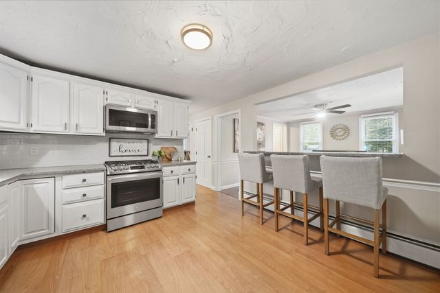 4 Kristin Ln, Canton, MA 02021