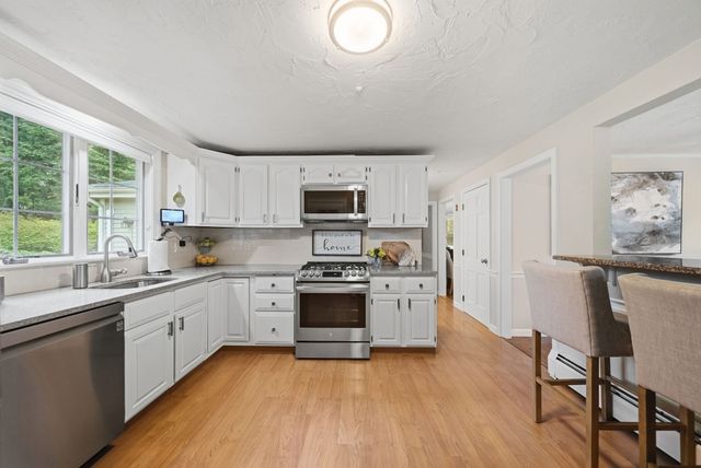 4 Kristin Ln, Canton, MA 02021