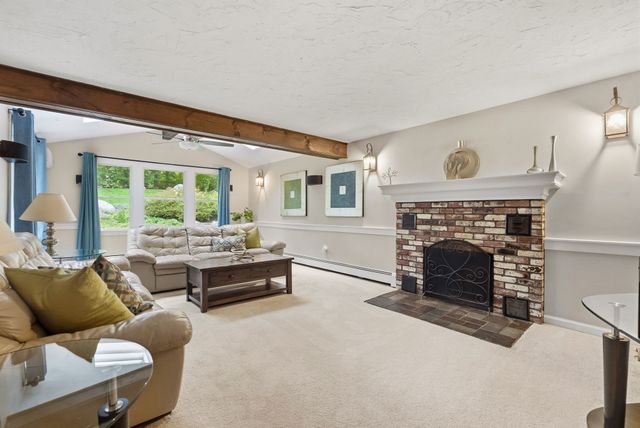 4 Kristin Ln, Canton, MA 02021