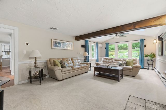 4 Kristin Ln, Canton, MA 02021