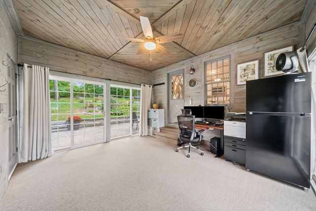 4 Kristin Ln, Canton, MA 02021