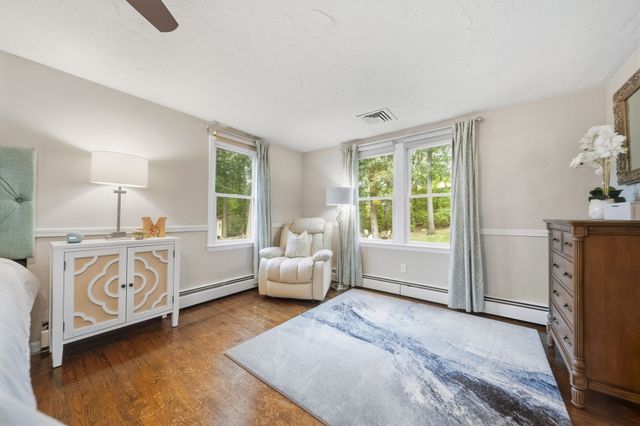 4 Kristin Ln, Canton, MA 02021