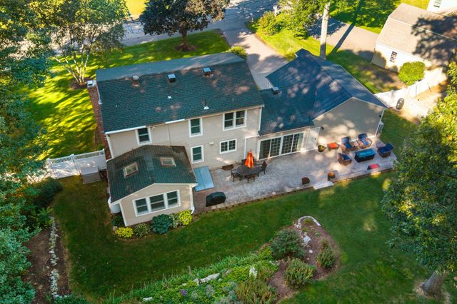 4 Kristin Ln, Canton, MA 02021