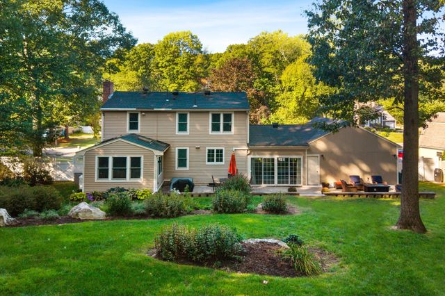 4 Kristin Ln, Canton, MA 02021