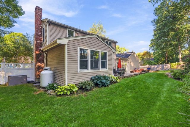4 Kristin Ln, Canton, MA 02021