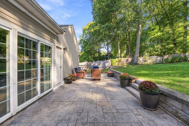 4 Kristin Ln, Canton, MA 02021