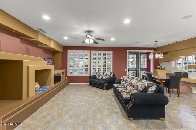 15531 W SKYVIEW Way, Surprise, AZ 85374