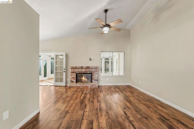 4150 Sequoia Dr, Oakley, CA 94561
