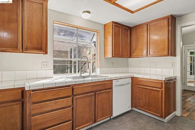 4150 Sequoia Dr, Oakley, CA 94561