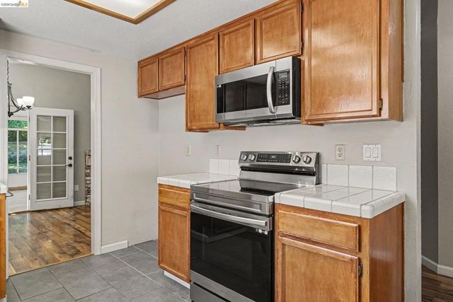 4150 Sequoia Dr, Oakley, CA 94561