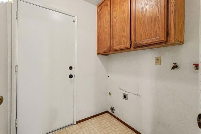 4150 Sequoia Dr, Oakley, CA 94561