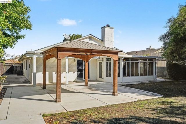 4150 Sequoia Dr, Oakley, CA 94561