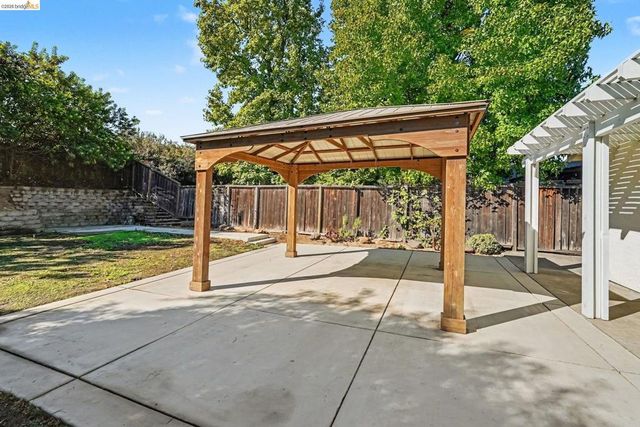 4150 Sequoia Dr, Oakley, CA 94561