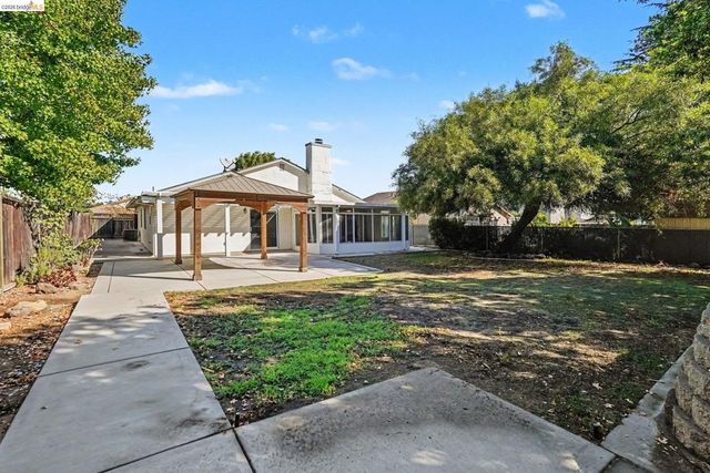 4150 Sequoia Dr, Oakley, CA 94561