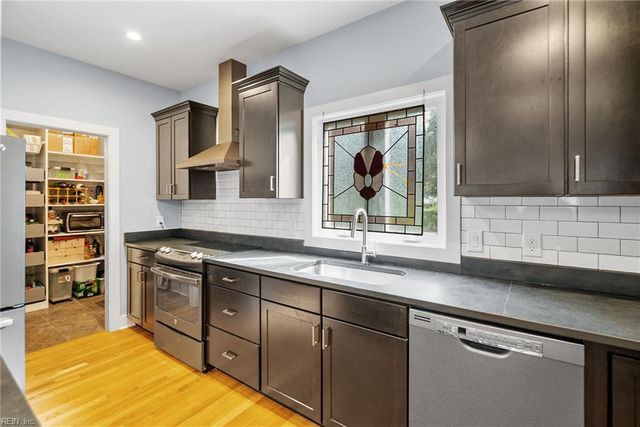 727 Tazewell AVE, Cape Charles, VA 23310