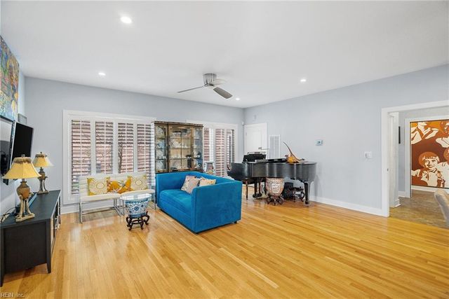 727 Tazewell AVE, Cape Charles, VA 23310