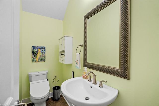 727 Tazewell AVE, Cape Charles, VA 23310