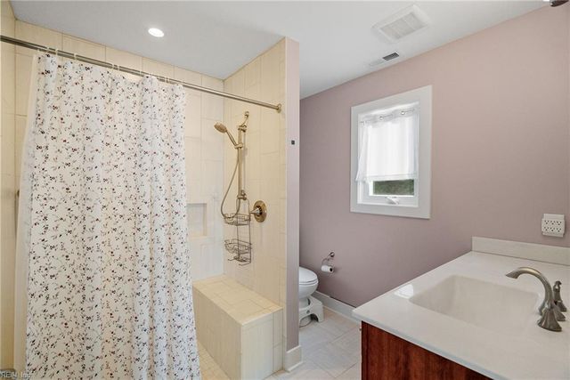 727 Tazewell AVE, Cape Charles, VA 23310