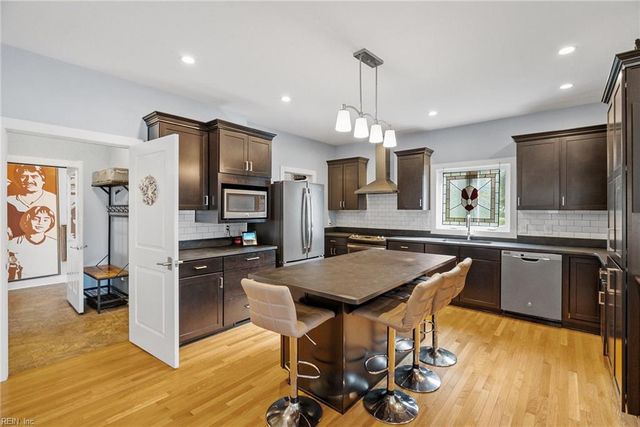 727 Tazewell AVE, Cape Charles, VA 23310