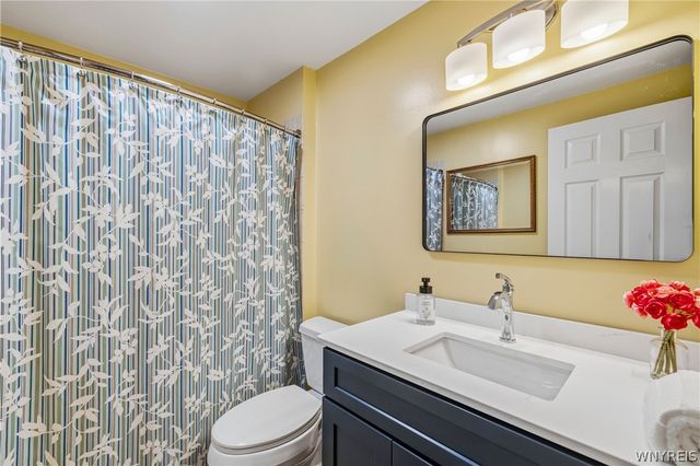 77 Avondale Place, Buffalo, NY 14210