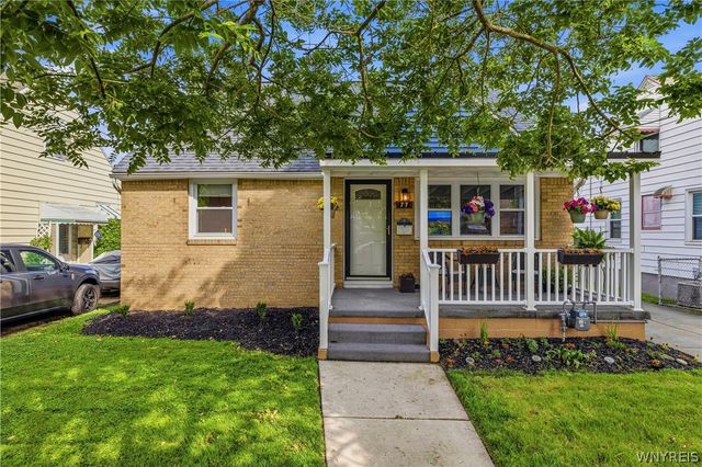77 Avondale Place, Buffalo, NY 14210