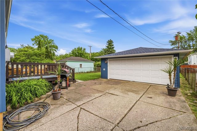77 Avondale Place, Buffalo, NY 14210