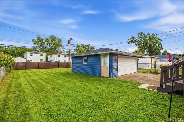77 Avondale Place, Buffalo, NY 14210