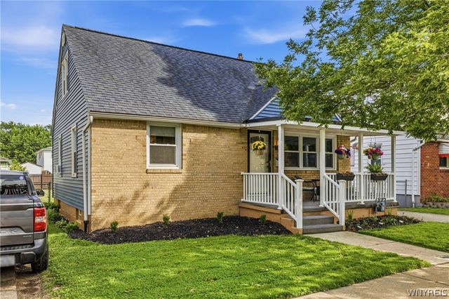 77 Avondale Place, Buffalo, NY 14210