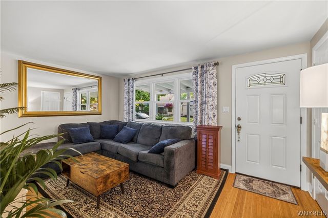 77 Avondale Place, Buffalo, NY 14210