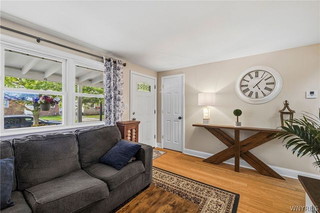 77 Avondale Place, Buffalo, NY 14210