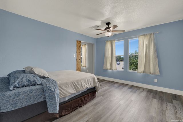 689 NORTHGAP DR, New Braunfels, TX 78130