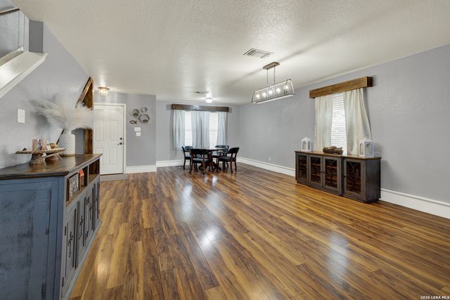 689 NORTHGAP DR, New Braunfels, TX 78130