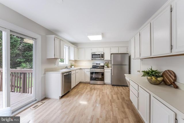 13203 STONE HEATHER DR, Herndon, VA 20171