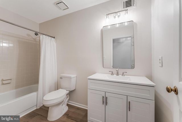 13203 STONE HEATHER DR, Herndon, VA 20171