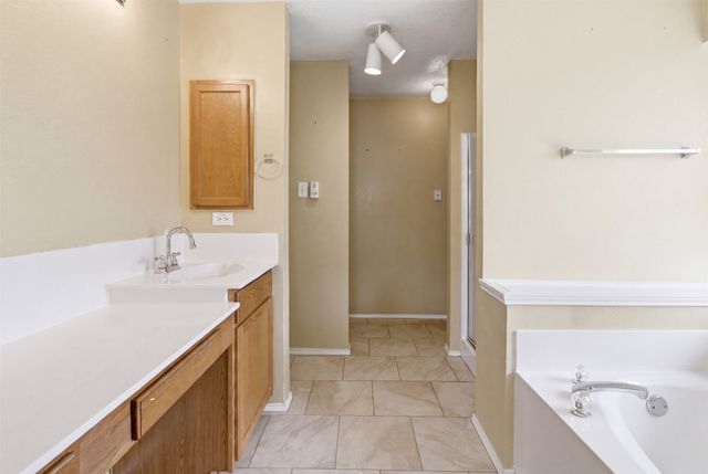 531 Pecan Leaf Drive, Lancaster, TX 75146