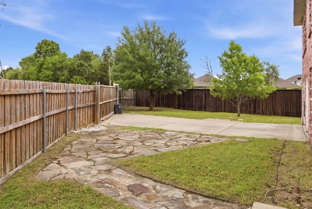 531 Pecan Leaf Drive, Lancaster, TX 75146