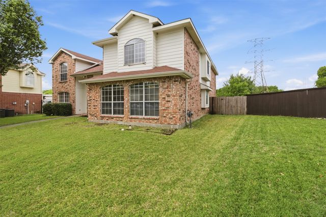 531 Pecan Leaf Drive, Lancaster, TX 75146