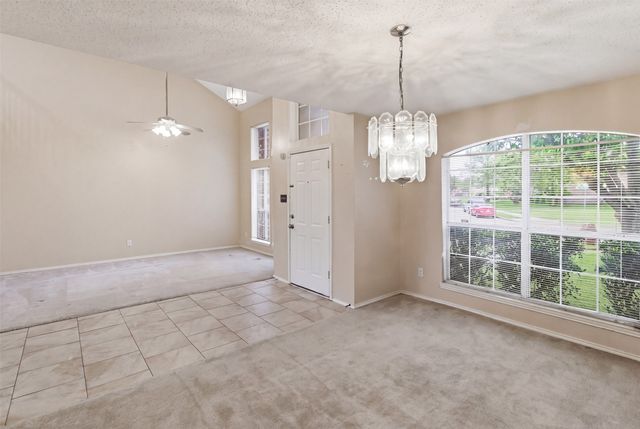 531 Pecan Leaf Drive, Lancaster, TX 75146