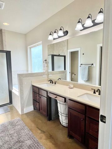 923 Debco LN, Spicewood, TX 78669