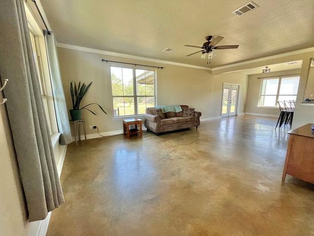 923 Debco LN, Spicewood, TX 78669
