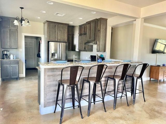 923 Debco LN, Spicewood, TX 78669