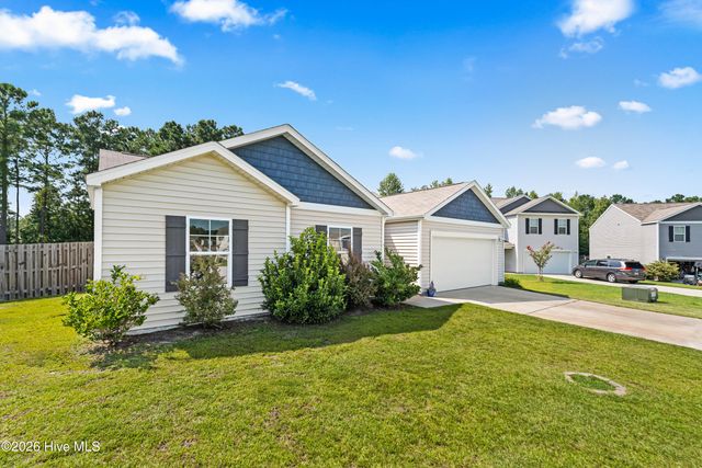19 Evian Court, Hampstead, NC 28443