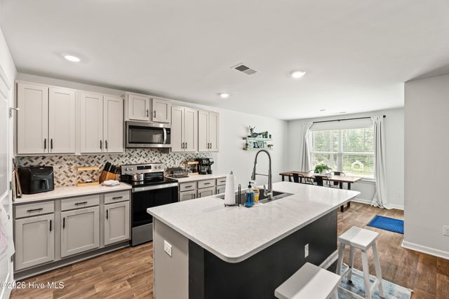 19 Evian Court, Hampstead, NC 28443