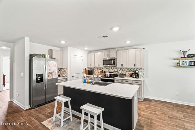 19 Evian Court, Hampstead, NC 28443